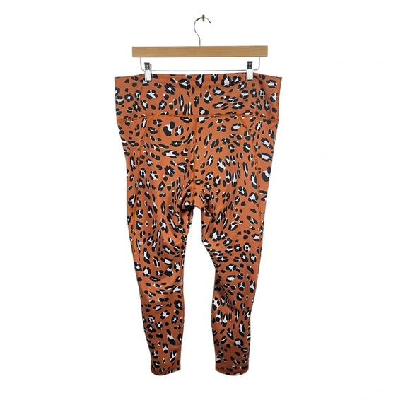 Fabletics Powerhold Compression ⅞ Leggings in Burnt Orange Leopard Size 2X - Picture 14 of 14